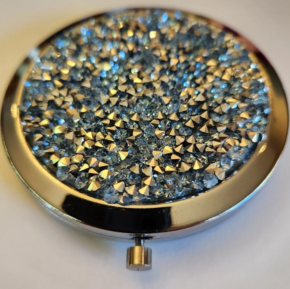 Set of 6 bejeweled metal case snap clasp compact mirrors with protective plastic
